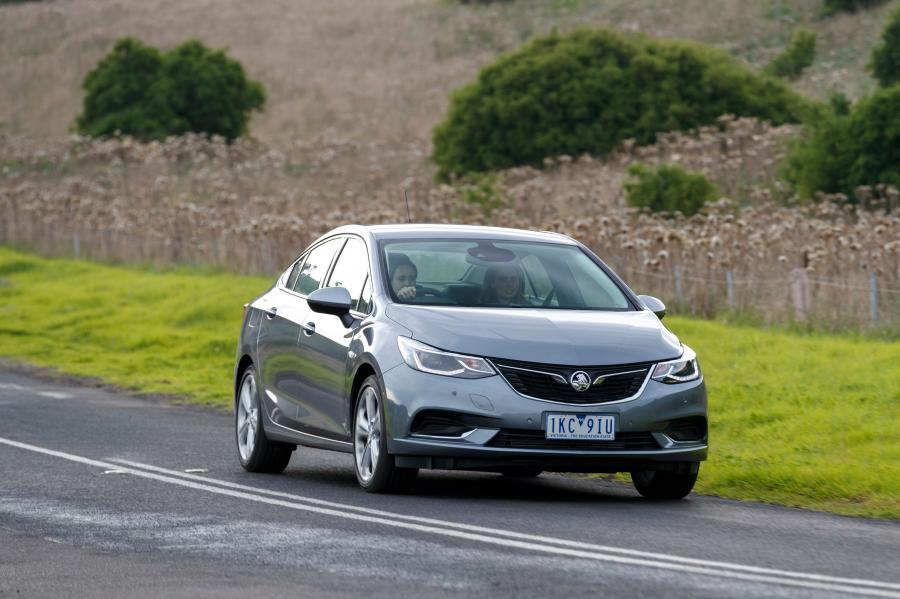  Holden Astra Sedan 2017 года  (фото 34 из 42)